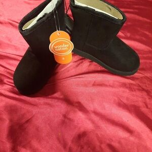 Girls Size 8 NWT Wonder Nation Black Winter Boots